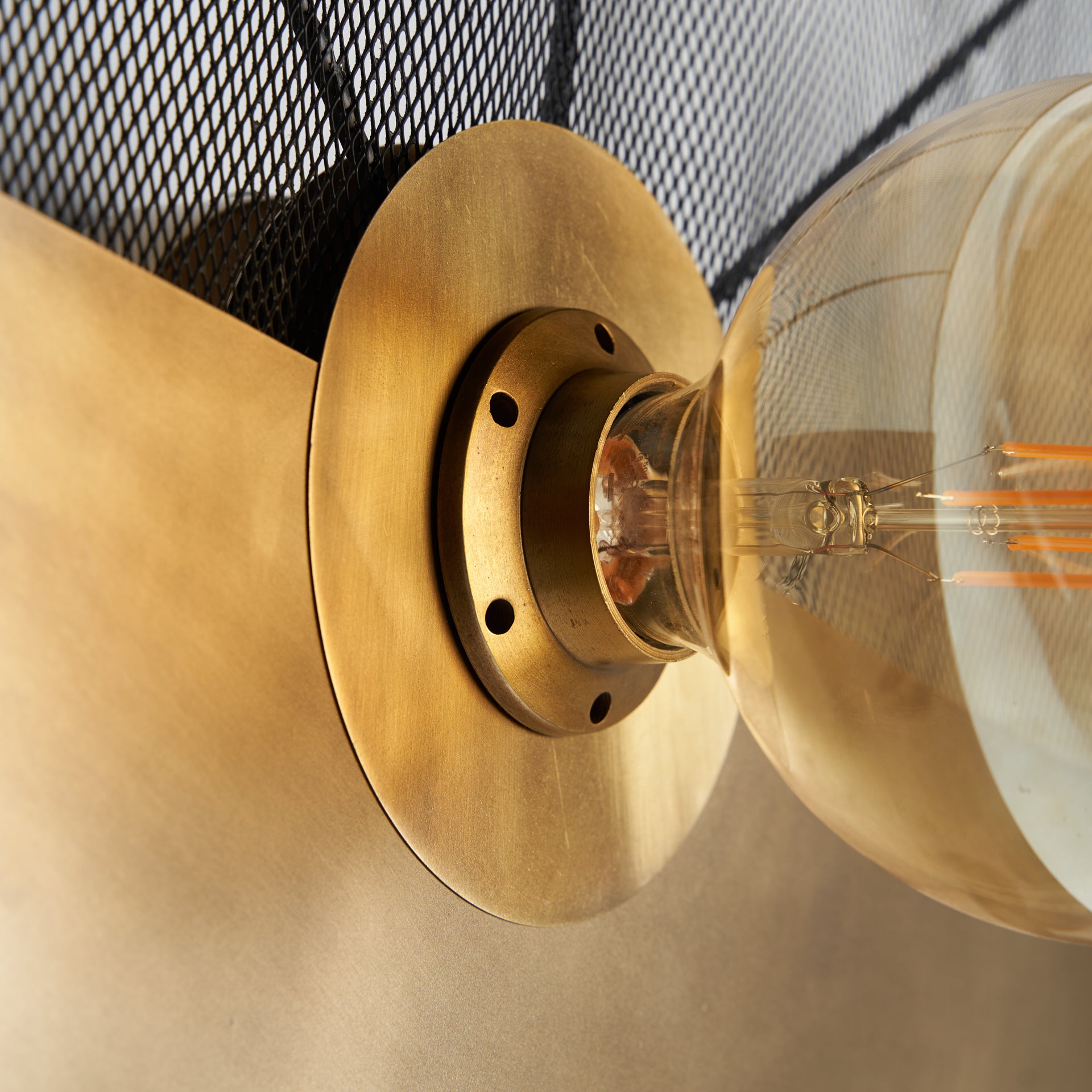 WALL LAMP